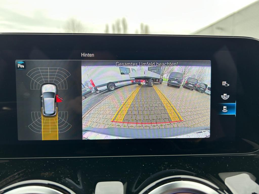 Mercedes-Benz EQA 250 Night/Electric Art/LED/Pano-SD/Distronic Mercedes-Benz EQA 250 Night/Electric Art/LED/Pano-SD/Distronic