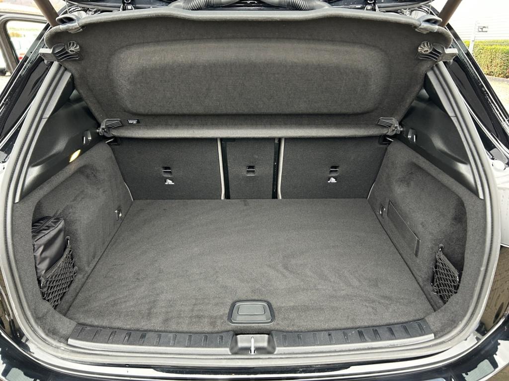 Mercedes-Benz EQA 250 Night/Electric Art/LED/Pano-SD/Distronic Mercedes-Benz EQA 250 Night/Electric Art/LED/Pano-SD/Distronic