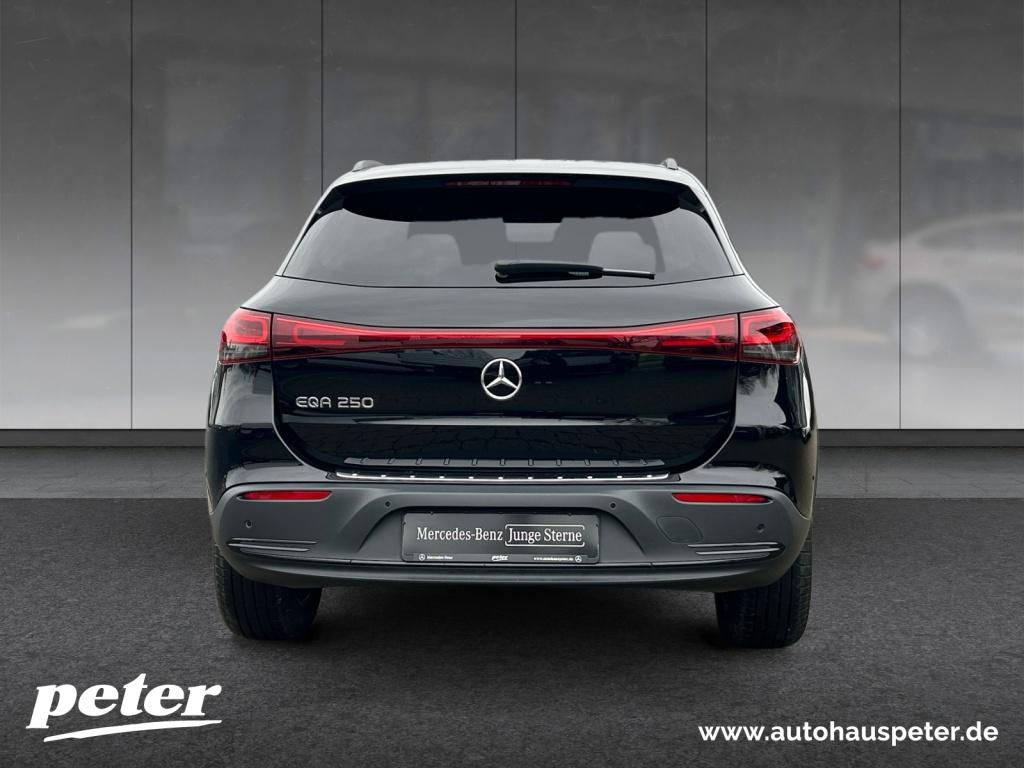 Mercedes-Benz EQA 250 Night/Electric Art/LED/Pano-SD/Distronic Mercedes-Benz EQA 250 Night/Electric Art/LED/Pano-SD/Distronic