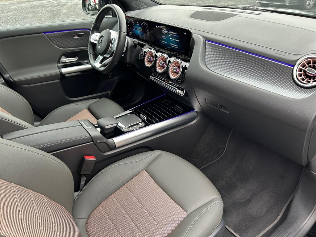 Mercedes-Benz EQA 250 Night/Electric Art/LED/Pano-SD/Distronic Mercedes-Benz EQA 250 Night/Electric Art/LED/Pano-SD/Distronic