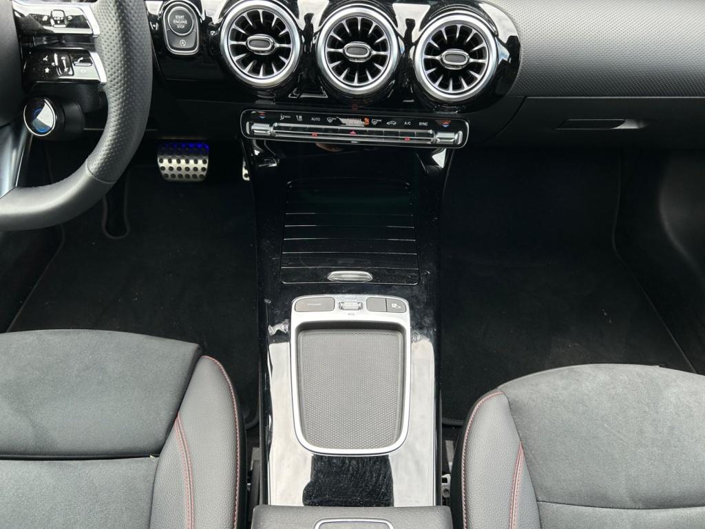 Mercedes-Benz AMG A 35 AMG 4M Limousine /Multibeam/ Mercedes-Benz AMG A 35 AMG 4M Limousine /Multibeam/