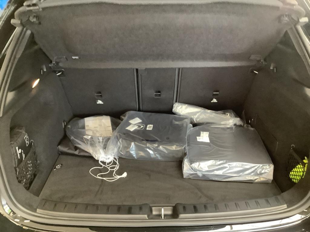 Mercedes-Benz GLA 250 e mit EQ Hybrid AMG+NIGHT+19+MULTIBEAM Mercedes-Benz GLA 250 e mit EQ Hybrid AMG+NIGHT+19+MULTIBEAM