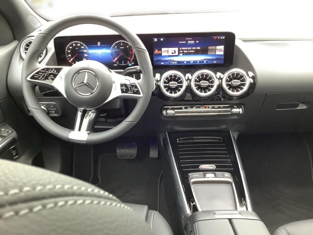 Mercedes-Benz GLA 220 d 4MATIC PROGRESSIVE+LED+MBUX+PANO+NIGHT Mercedes-Benz GLA 220 d 4MATIC PROGRESSIVE+LED+MBUX+PANO+NIGHT
