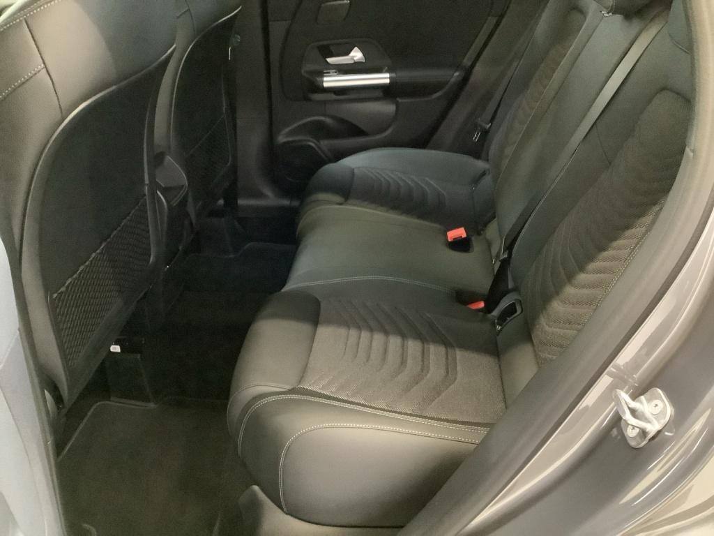 Mercedes-Benz GLA 220 d 4MATIC PROGRESSIVE+LED+MBUX+PANO+NIGHT Mercedes-Benz GLA 220 d 4MATIC PROGRESSIVE+LED+MBUX+PANO+NIGHT