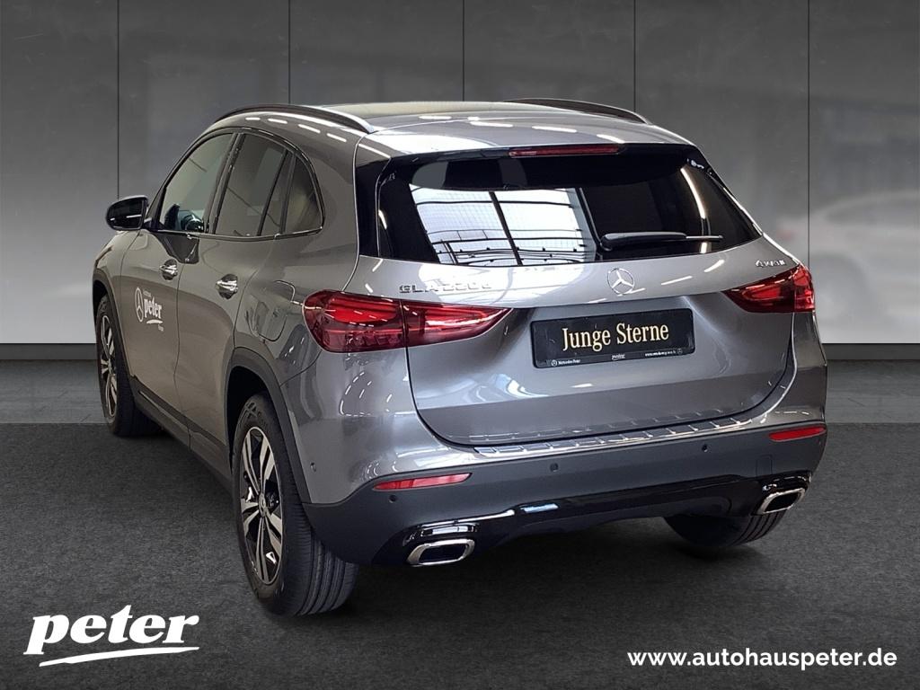 Mercedes-Benz GLA 220 d 4MATIC PROGRESSIVE+LED+MBUX+PANO+NIGHT Mercedes-Benz GLA 220 d 4MATIC PROGRESSIVE+LED+MBUX+PANO+NIGHT