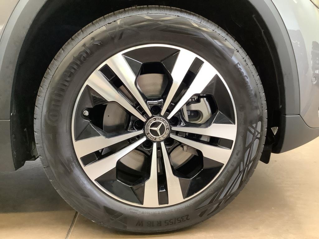 Mercedes-Benz GLA 220 d 4MATIC PROGRESSIVE+LED+MBUX+PANO+NIGHT Mercedes-Benz GLA 220 d 4MATIC PROGRESSIVE+LED+MBUX+PANO+NIGHT