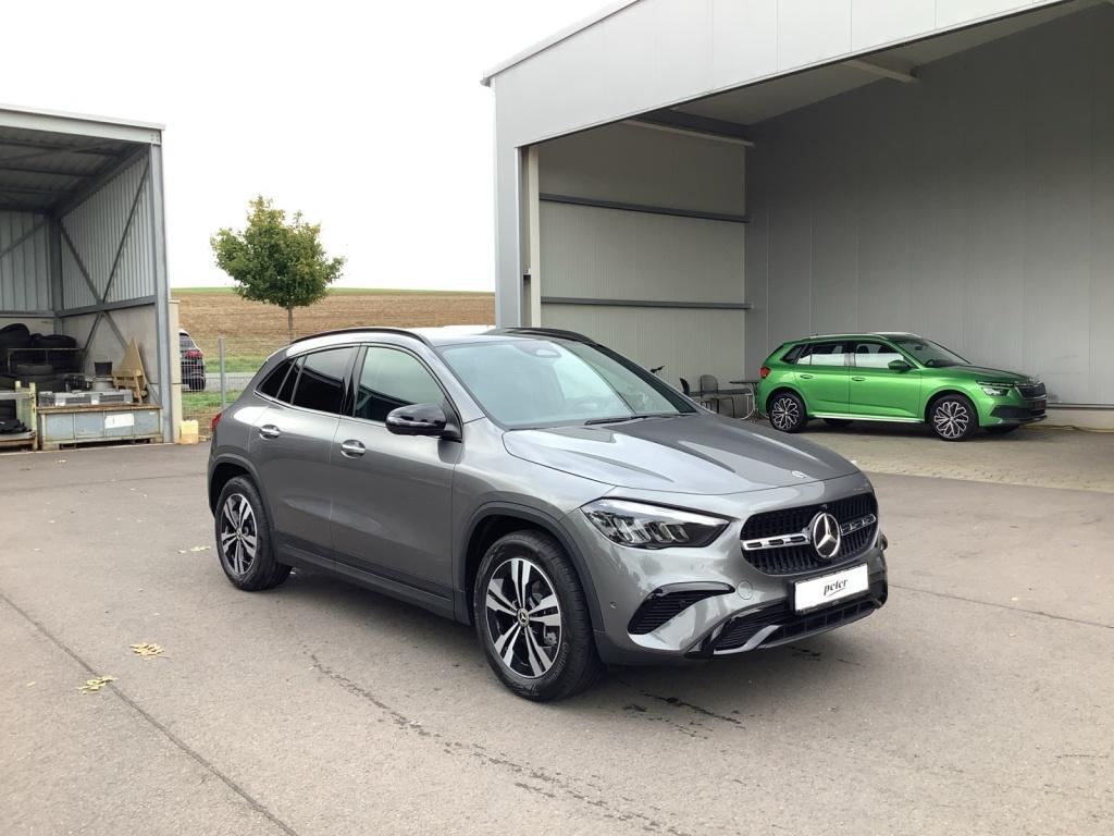 Mercedes-Benz GLA 220 d 4MATIC PROGRESSIVE+LED+MBUX+PANO+NIGHT Mercedes-Benz GLA 220 d 4MATIC PROGRESSIVE+LED+MBUX+PANO+NIGHT