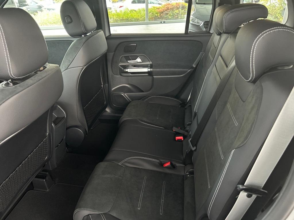 Mercedes-Benz GLB 200 d 4MATIC AMG-LINE/STYLING+MULTIBEAM+MBUX Mercedes-Benz GLB 200 d 4MATIC AMG-LINE/STYLING+MULTIBEAM+MBUX