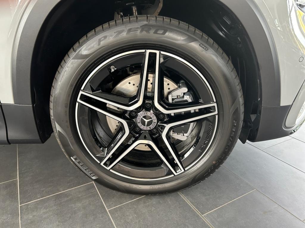 Mercedes-Benz GLB 200 d 4MATIC AMG-LINE/STYLING+MULTIBEAM+MBUX Mercedes-Benz GLB 200 d 4MATIC AMG-LINE/STYLING+MULTIBEAM+MBUX