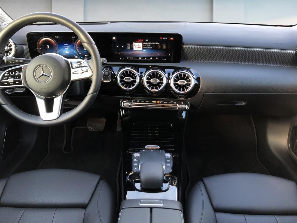 Mercedes-Benz CLA 200 Shooting Brake AMG+LED+PDC