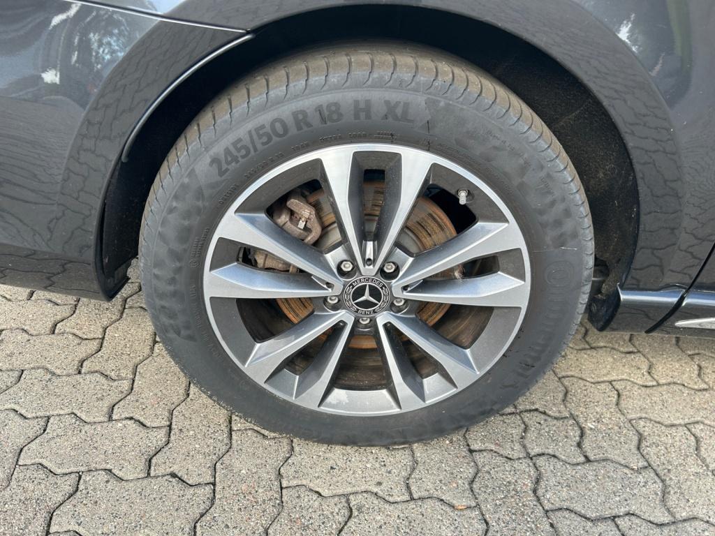 Mercedes-Benz EQV 300 AVANTGARDE AIRMATIC+LEDER Mercedes-Benz EQV 300 AVANTGARDE AIRMATIC+LEDER