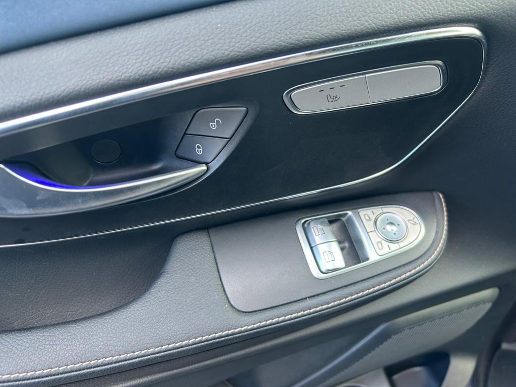 Mercedes-Benz EQV 300 AVANTGARDE AIRMATIC+LEDER Mercedes-Benz EQV 300 AVANTGARDE AIRMATIC+LEDER