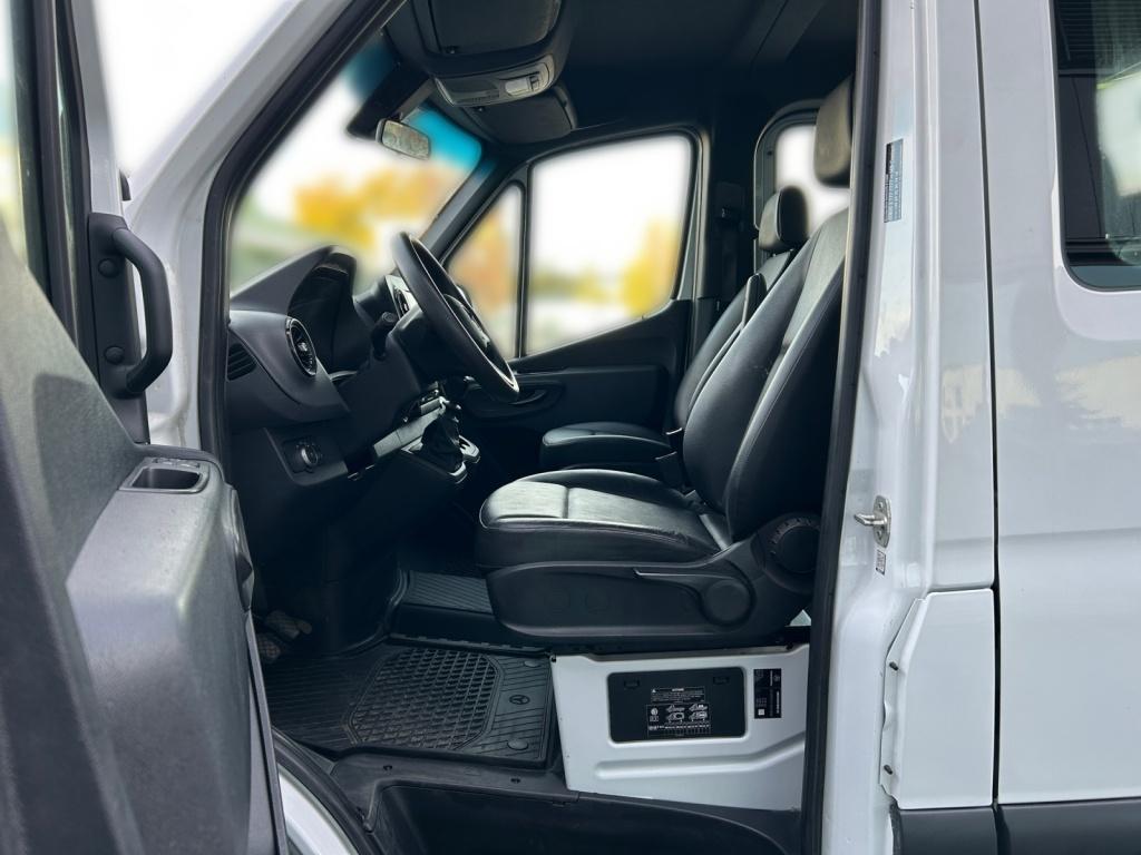 Mercedes-Benz Sprinter 214 CDI Doka Pritsche MBUX+AHK+Klima Mercedes-Benz Sprinter 214 CDI Doka Pritsche MBUX+AHK+Klima