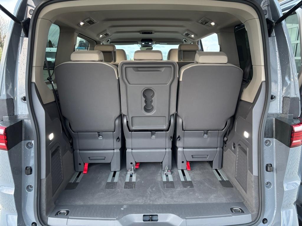 Volkswagen T7 Multivan 2.0 TDI DSG+LED+KAMERA+TISCH Volkswagen T7 Multivan 2.0 TDI DSG+LED+KAMERA+TISCH