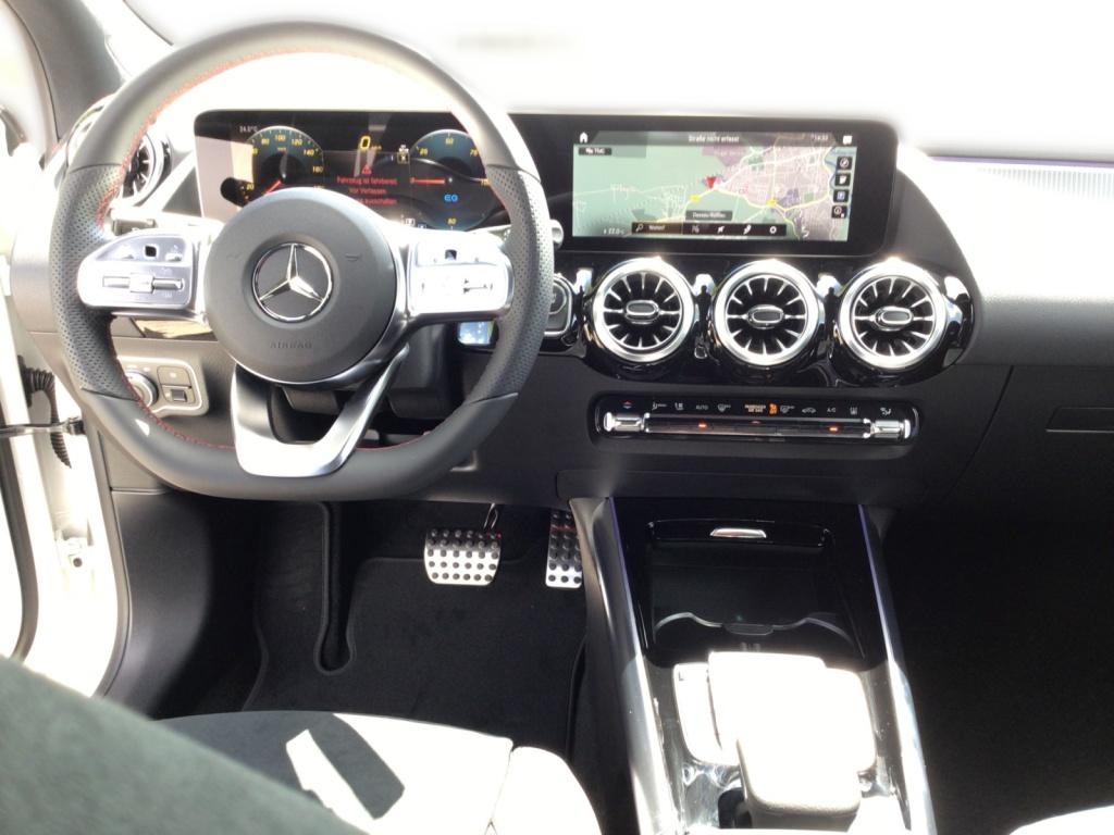 Mercedes-Benz A 180 Kompaktlimousine AMG+Night+LED+Kamera+PDC