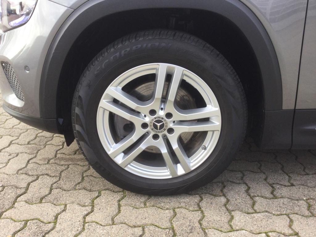 Mercedes-Benz GLB 220 d 4MATIC Progressive, AHV, Fahrassistenz Mercedes-Benz GLB 220 d 4MATIC Progressive, AHV, Fahrassistenz