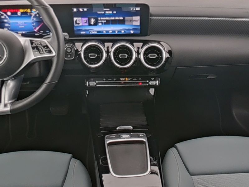 Mercedes-Benz CLA 180 Shooting Brake Progressive, AHV, Memory Mercedes-Benz CLA 180 Shooting Brake Progressive, AHV, Memory