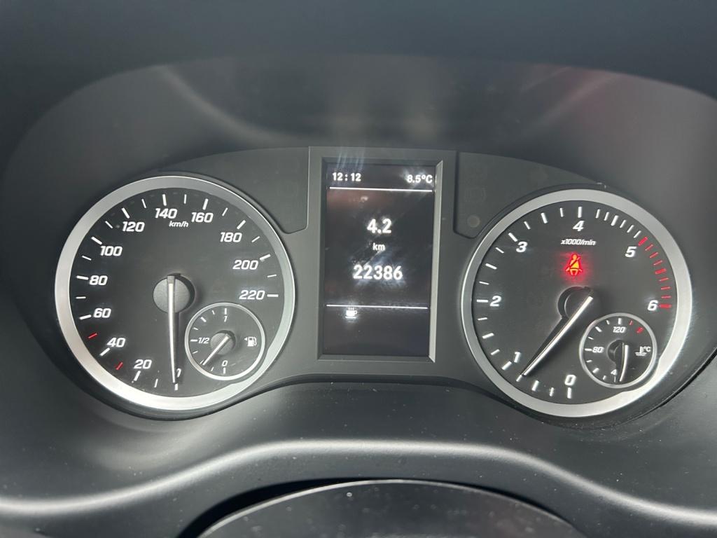 Mercedes-Benz Vito 110 CDI Kasten Pro Regalsysteme Klima+Kamera Mercedes-Benz Vito 110 CDI Kasten Pro Regalsysteme Klima+Kamera