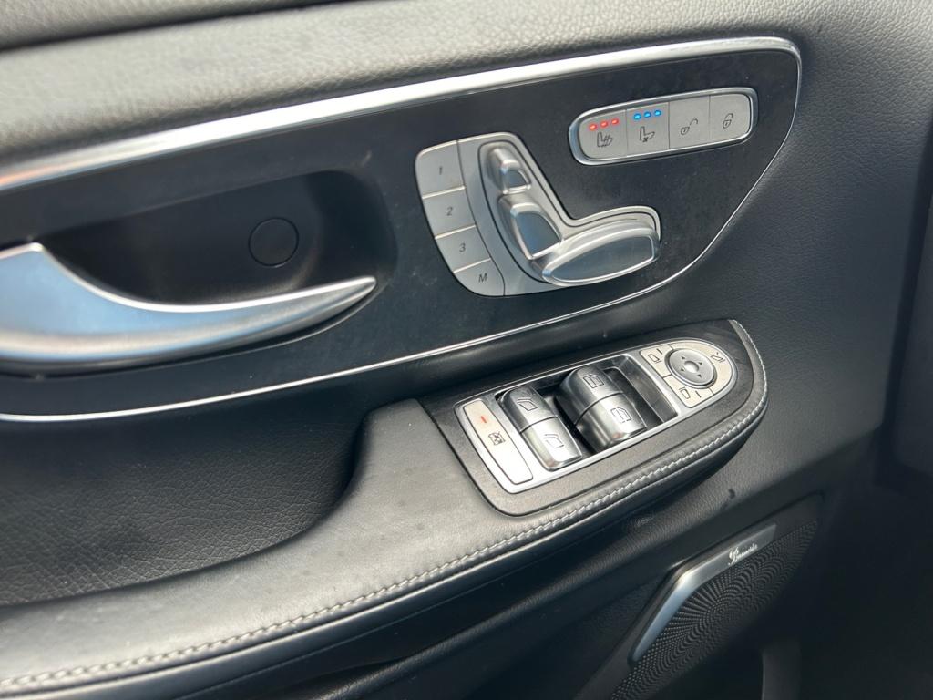 Mercedes-Benz V 300 d 4MATIC EXCLUSIVE EDITION AMG STHZG+LED+Kamera+Pano Mercedes-Benz V 300 d 4MATIC EXCLUSIVE EDITION AMG STHZG+LED+Kamera+Pano