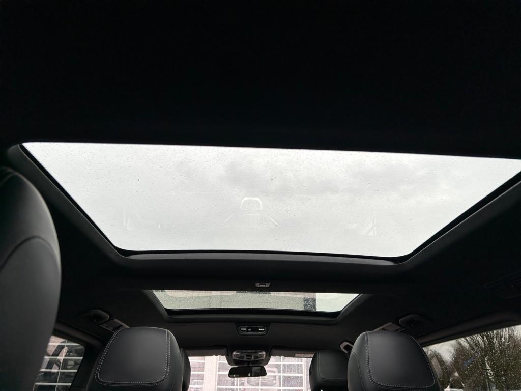 Mercedes-Benz V 300 d 4MATIC EXCLUSIVE EDITION AMG STHZG+LED+Kamera+Pano Mercedes-Benz V 300 d 4MATIC EXCLUSIVE EDITION AMG STHZG+LED+Kamera+Pano