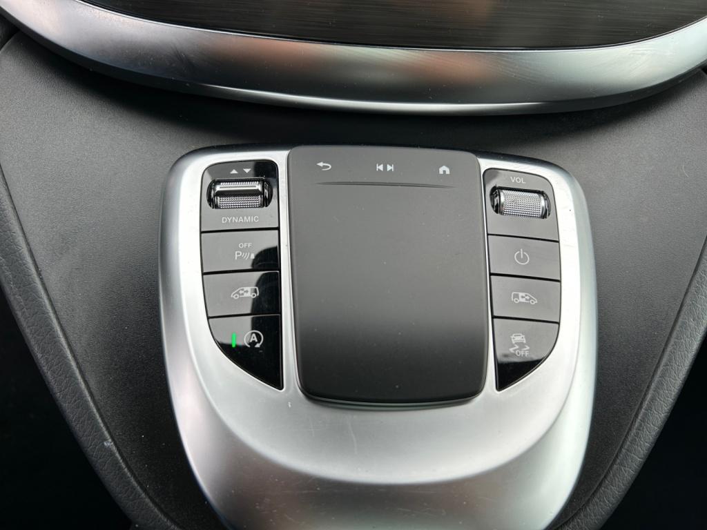 Mercedes-Benz V 300 d 4MATIC EXCLUSIVE EDITION AMG STHZG+LED+Kamera+Pano Mercedes-Benz V 300 d 4MATIC EXCLUSIVE EDITION AMG STHZG+LED+Kamera+Pano