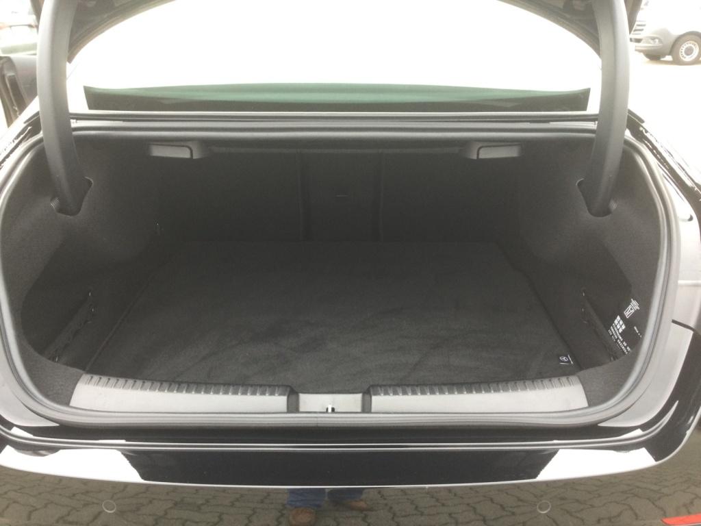 Mercedes-Benz CLA 200 Coupé AMG, Fahrassistenz,Verkehrszeichen Mercedes-Benz CLA 200 Coupé AMG, Fahrassistenz,Verkehrszeichen