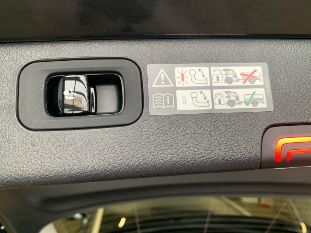 Mercedes-Benz C 180 T-Modell Avantgarde, AHV, Soundsystem Mercedes-Benz C 180 T-Modell Avantgarde, AHV, Soundsystem