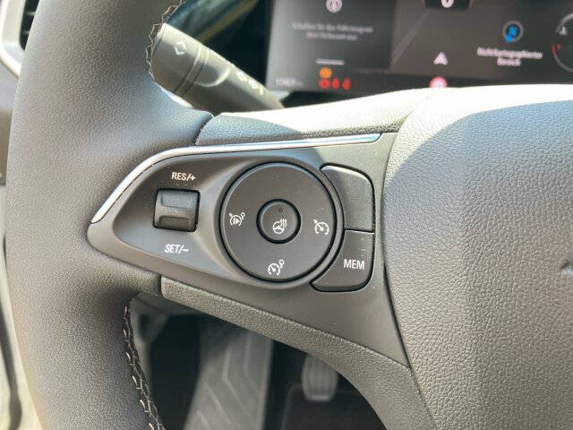 Opel Grandland 1.2 Turbo GS Line Klimaautomatik Alcantara Allwetter Opel Grandland 1.2 Turbo GS Line Klimaautomatik Alcantara Allwetter