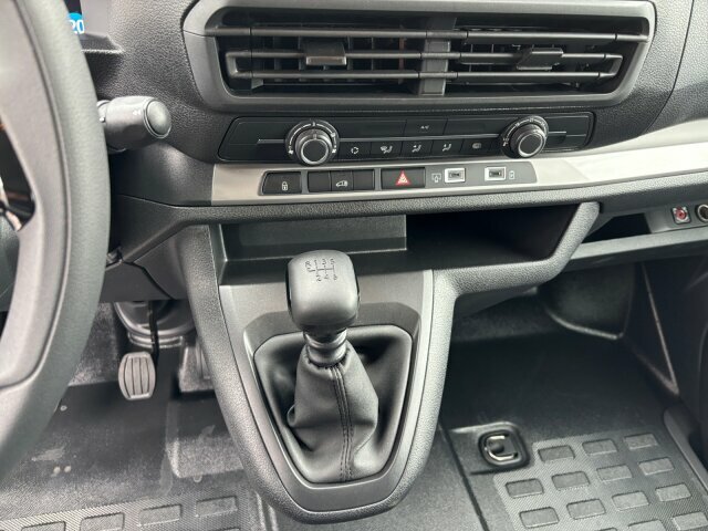 Opel Vivaro 1.5 D L 3-Sitzer Klima Holzboden Verfügbar ab 25.03.2026 Opel Vivaro 1.5 D L 3-Sitzer Klima Holzboden Verfügbar ab 25.03.2026