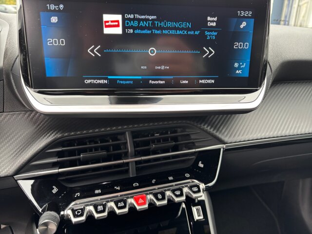 Peugeot 2008 Allure Pack 130 Navi+SH+Kamera+LED Peugeot 2008 Allure Pack 130 Navi+SH+Kamera+LED