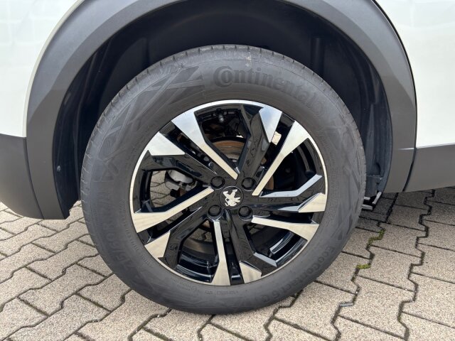 Peugeot 2008 Allure Pack 130 Navi+SH+Kamera+LED Peugeot 2008 Allure Pack 130 Navi+SH+Kamera+LED