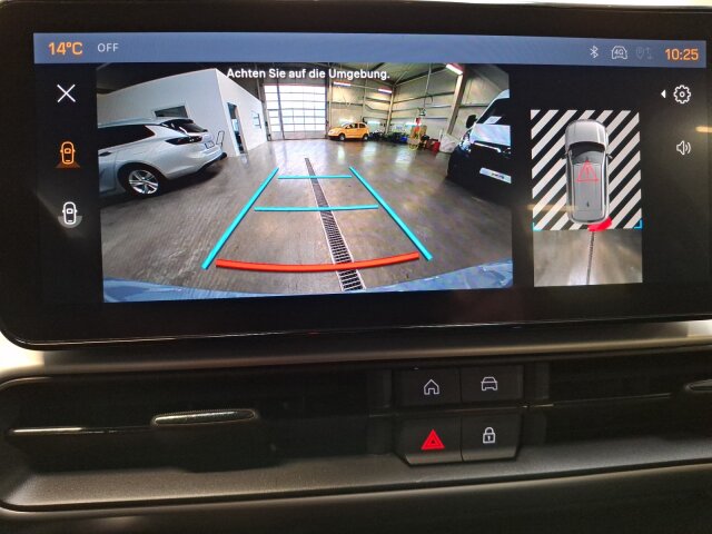 Jeep Avenger 4xe Upland 1.2l T3 eAWD (107 kW/145 PS) Jeep Avenger 4xe Upland 1.2l T3 eAWD (107 kW/145 PS)