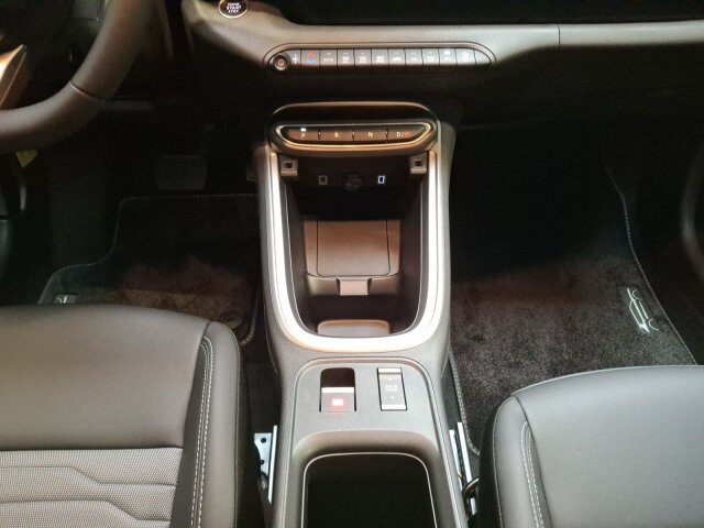 Jeep Avenger 4xe Upland 1.2l T3 eAWD (107 kW/145 PS) Jeep Avenger 4xe Upland 1.2l T3 eAWD (107 kW/145 PS)