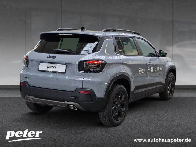 Jeep Avenger 4xe Upland 1.2l T3 eAWD (107 kW/145 PS) Jeep Avenger 4xe Upland 1.2l T3 eAWD (107 kW/145 PS)
