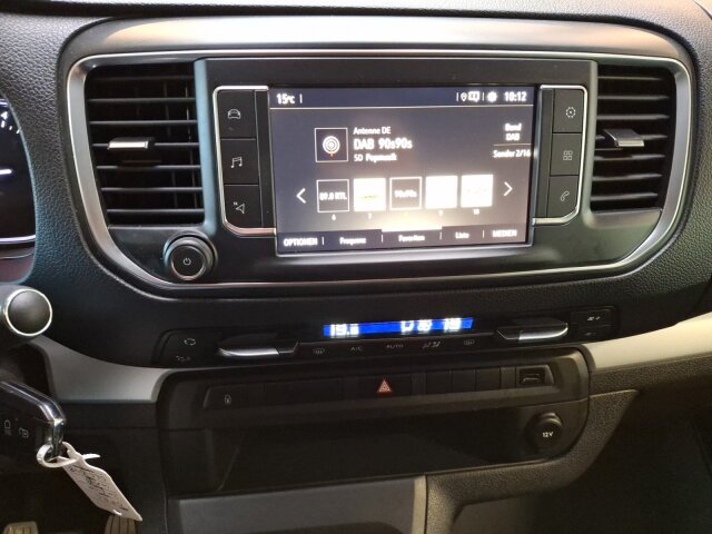 Opel Zafira Life 2.0 D M Edition 8-Sitzer Klimaautomatik Sitzheizung Navi Pro Opel Zafira Life 2.0 D M Edition 8-Sitzer Klimaautomatik Sitzheizung Navi Pro