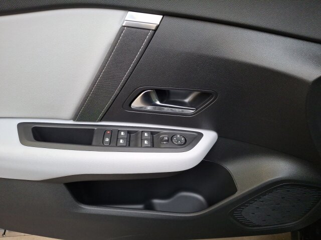 Citroën C4 MAX 130 AT8 +Navi+Pano-Dach+360°Kamera+ Citroën C4 MAX 130 AT8 +Navi+Pano-Dach+360°Kamera+