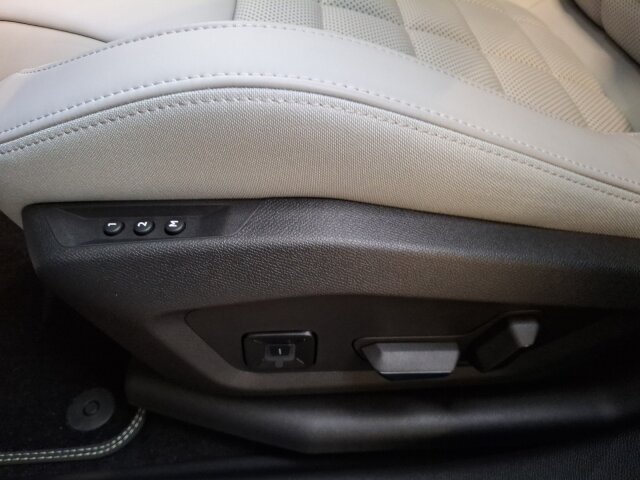 Citroën C5 Aircross MAX 145 +Pano-Dach+Navi+360°Kamera+ Citroën C5 Aircross MAX 145 +Pano-Dach+Navi+360°Kamera+