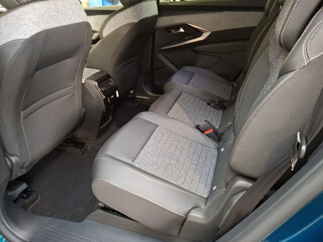 Peugeot 5008 Allure Business 145 +LED+360°Kamera+SHZ+ Peugeot 5008 Allure Business 145 +LED+360°Kamera+SHZ+