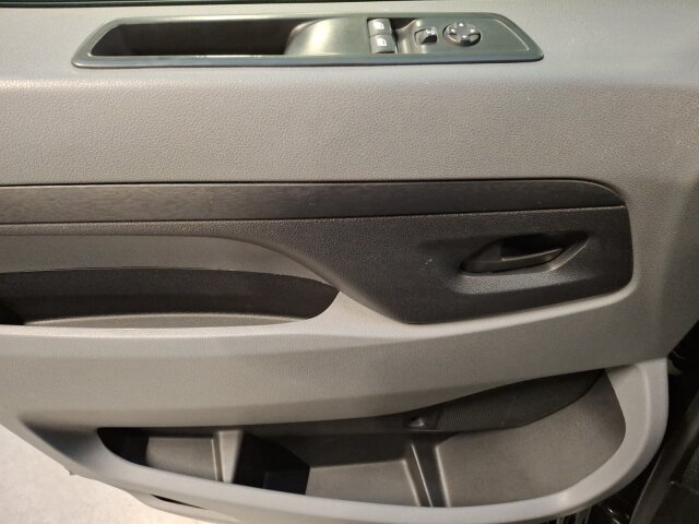 Opel Vivaro Cargo 2.0 D L Elegance 3-Sitzer Automatik Frontbügel Navi 177PS Opel Vivaro Cargo 2.0 D L Elegance 3-Sitzer Automatik Frontbügel Navi 177PS