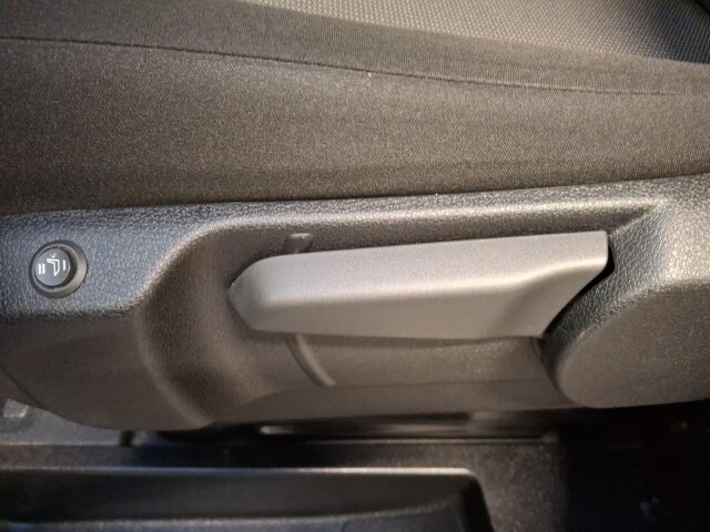 Opel Vivaro Cargo 2.0 D L Elegance 3-Sitzer Automatik Frontbügel Navi 177PS Opel Vivaro Cargo 2.0 D L Elegance 3-Sitzer Automatik Frontbügel Navi 177PS