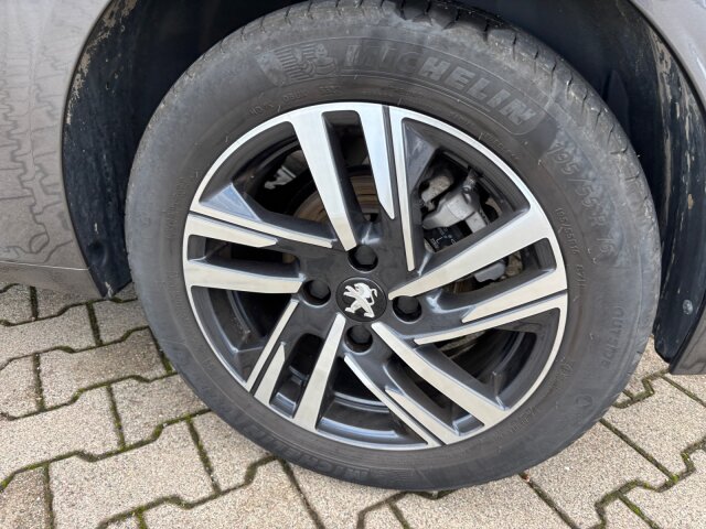 Peugeot 208 Allure Pack 100 +SHZ+Navi+Kamera+LED+Mirror+ Peugeot 208 Allure Pack 100 +SHZ+Navi+Kamera+LED+Mirror+