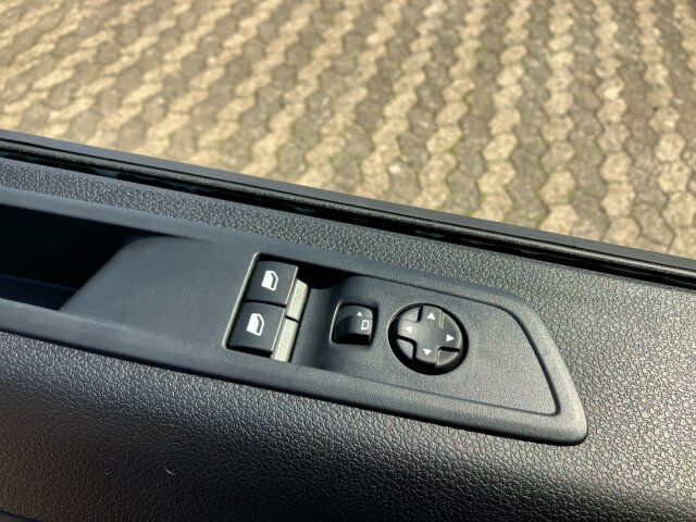 Opel Vivaro 1.5 D DoKa Flexspace M AHZV Allwetter Opel Vivaro 1.5 D DoKa Flexspace M AHZV Allwetter