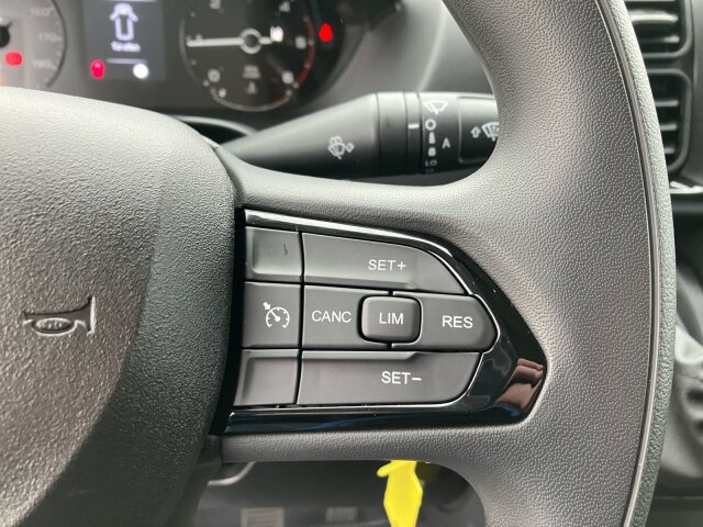 Opel Movano 2.2 3,5t L2H2 Rückfahrkamera Allwetter Opel Movano 2.2 3,5t L2H2 Rückfahrkamera Allwetter