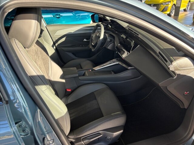 Peugeot 308 SW GT 145 Facelift+Alcantara+360°Kamera+LED+ Peugeot 308 SW GT 145 Facelift+Alcantara+360°Kamera+LED+