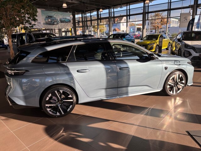 Peugeot 308 SW GT 145 Facelift+Alcantara+360°Kamera+LED+ Peugeot 308 SW GT 145 Facelift+Alcantara+360°Kamera+LED+