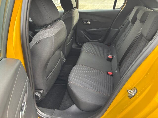 Peugeot e-208 Active 136 +11 KW OBC+DAB+Navi+SHZ Peugeot e-208 Active 136 +11 KW OBC+DAB+Navi+SHZ