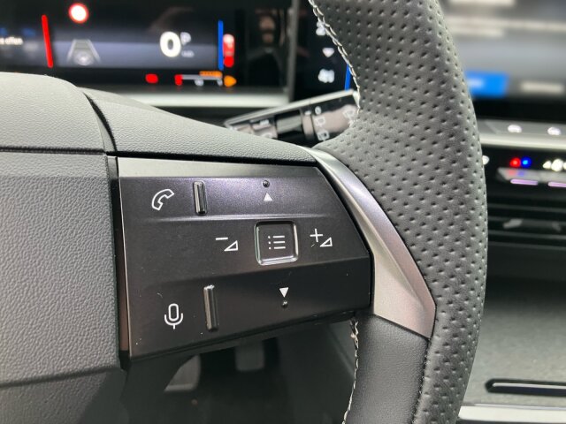 Opel Grandland 1.2 GS Allwetter Head-Up Display (BG) Opel Grandland 1.2 GS Allwetter Head-Up Display (BG)