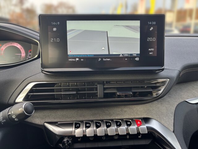 Peugeot 3008 1.2 PT 130 GT EAT8 Navi+Grip+SHZ+kamera Peugeot 3008 1.2 PT 130 GT EAT8 Navi+Grip+SHZ+kamera