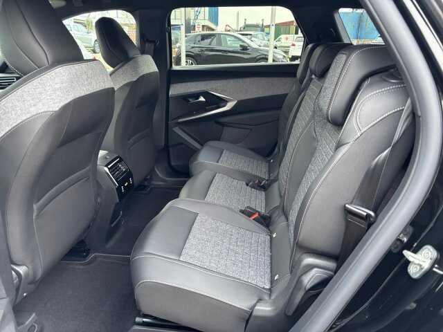 Peugeot 5008 Allure Business 145 +SHZ+LED+Kamera+GJR+ Peugeot 5008 Allure Business 145 +SHZ+LED+Kamera+GJR+