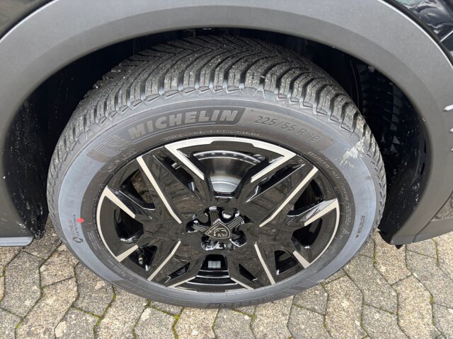 Peugeot 5008 Allure Business 145 +SHZ+LED+Kamera+GJR+ Peugeot 5008 Allure Business 145 +SHZ+LED+Kamera+GJR+